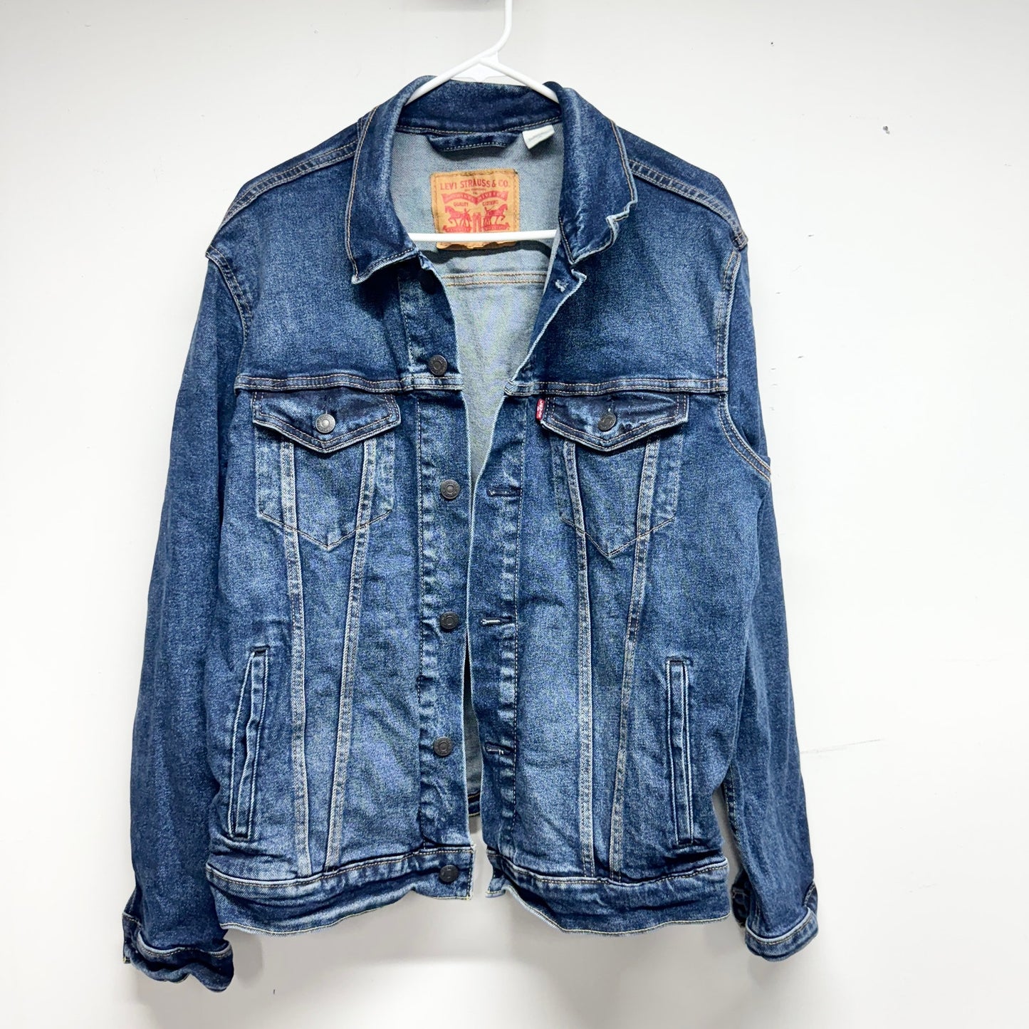 Levi’s Men's Trucker Denim Button Down Collared Jean Jacket Size Large
