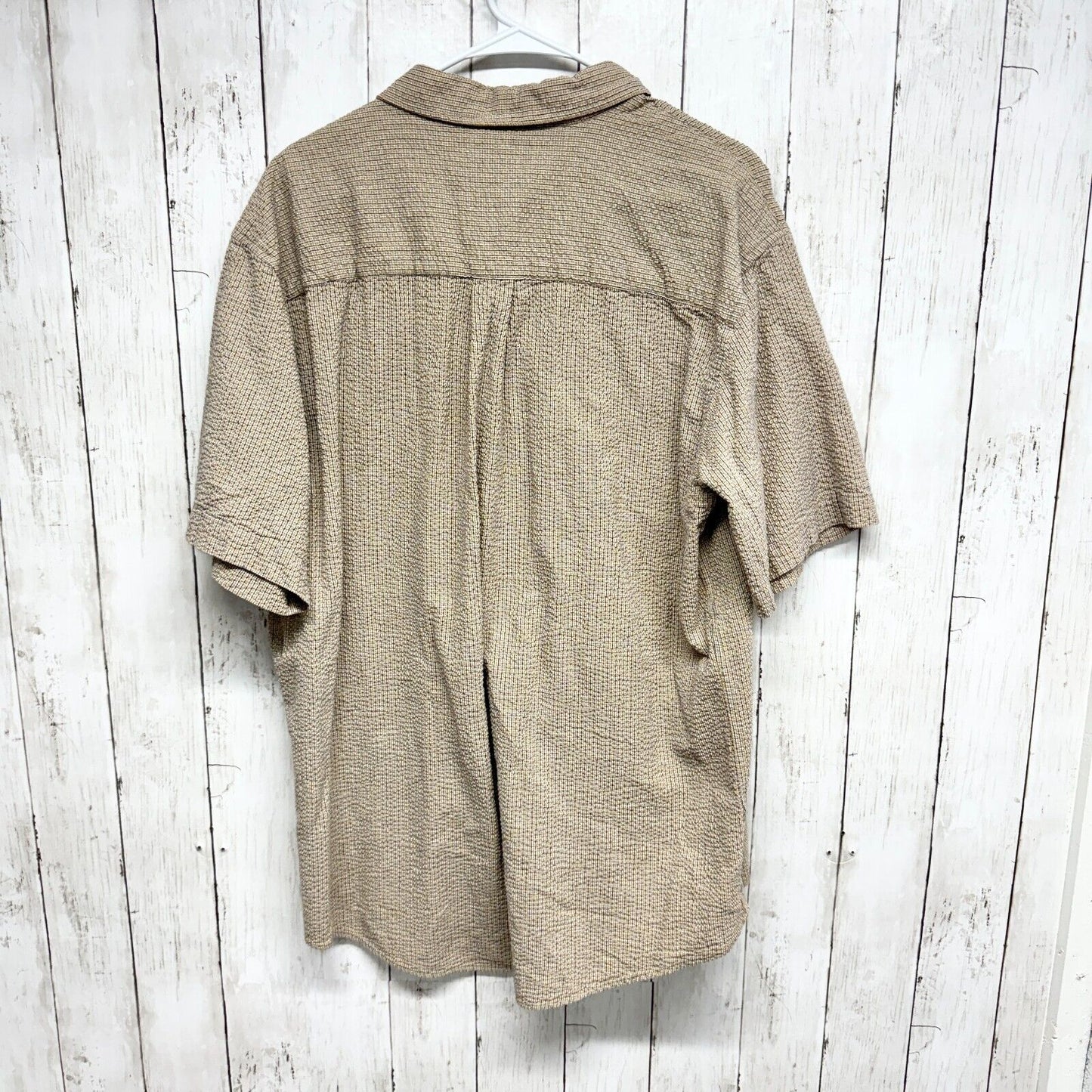 CHEROKEE Button Down Men Size XLT Brown Textured Short Sleeve Pocket Top Curved