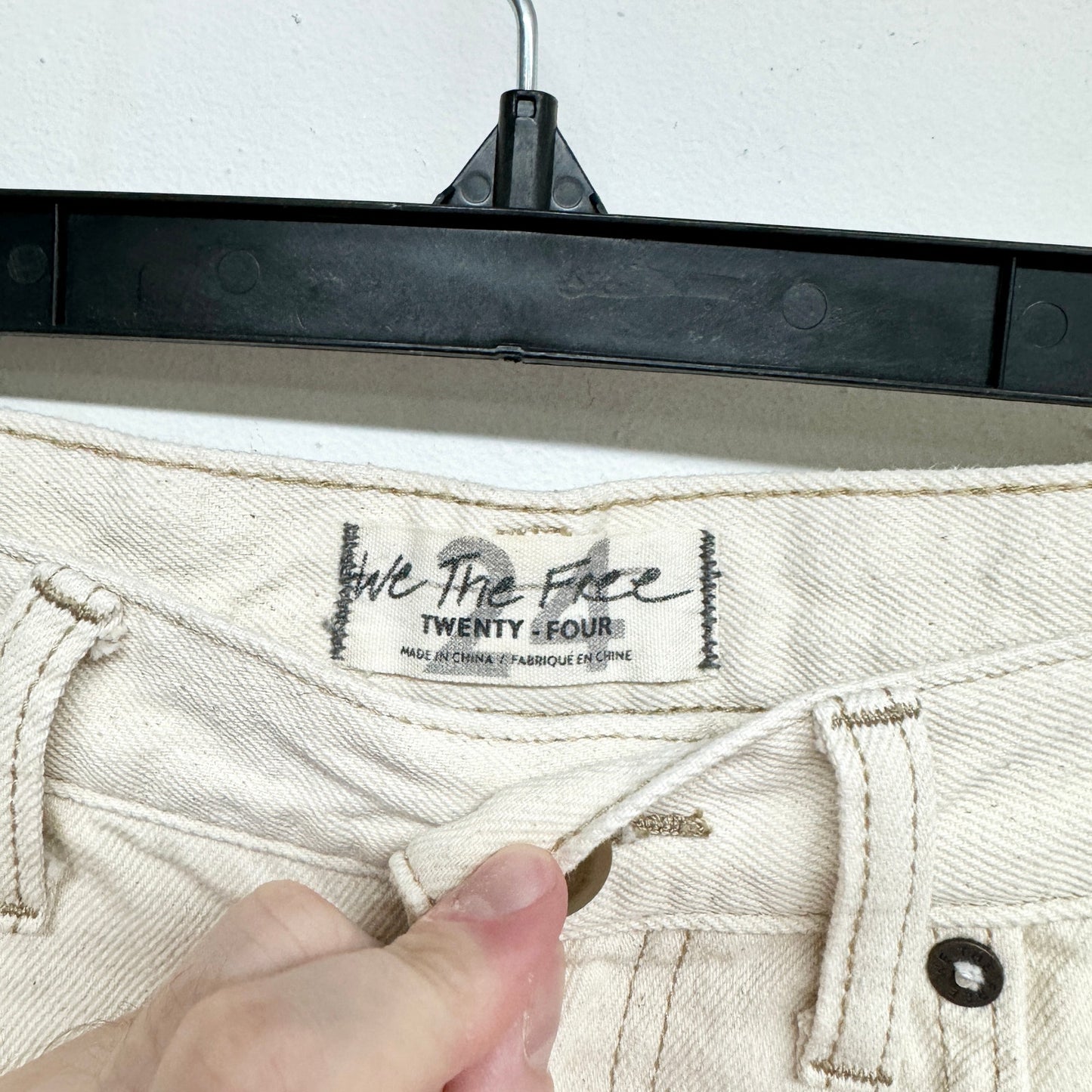 FREE PEOPLE Women's Cream Off White Ripped Caroline Cutoff Denim Shorts Sz 24