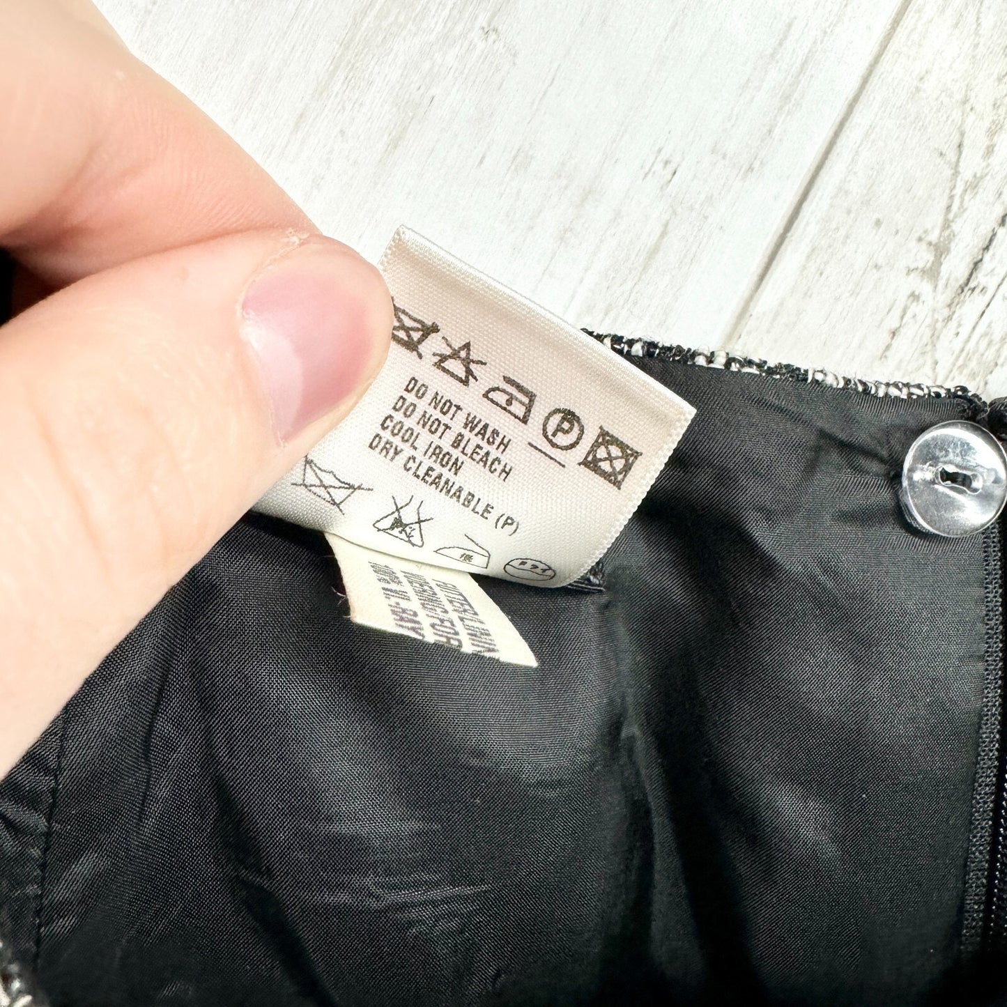 Escada Womens 40 Pencil Mini Skirt Black Gray Herringbone Textured Stretch Zip