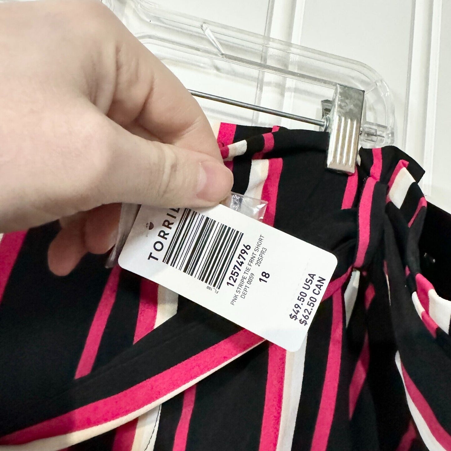 TORRID Short Women Size 18 5 in Pull-On Studio Luxe Ponte Mid-Rise Paperbag NWT