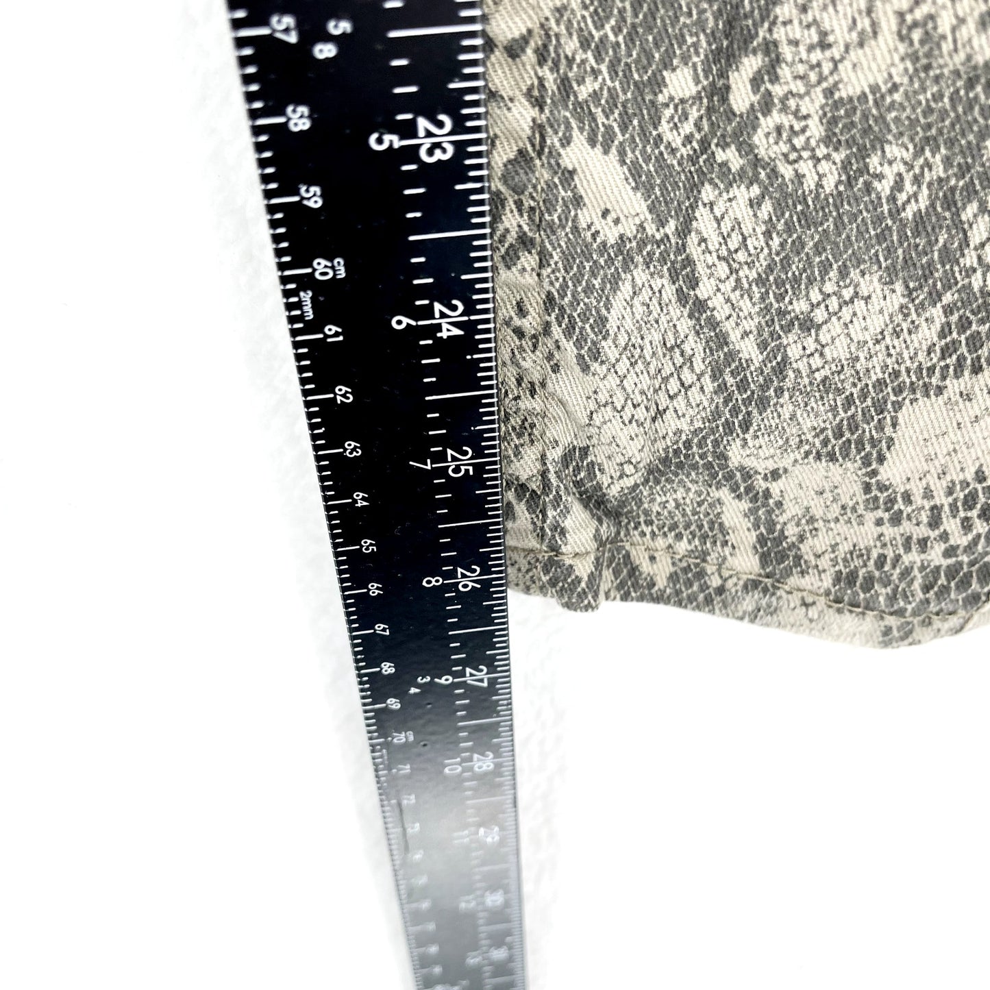 Zara Women's Snakeskin High-Waisted Skinny Ankle Cropped Pants - Size 4