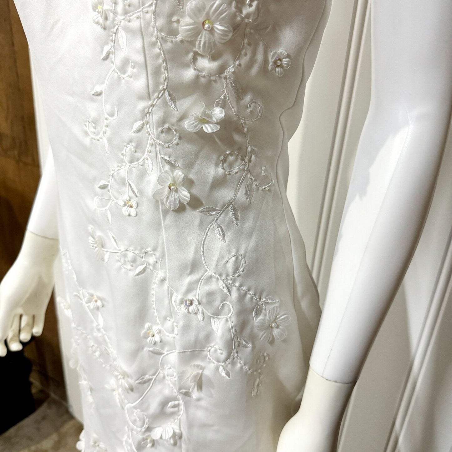 Cinderella Wedding Dress Halter Neck Pleated Floral Open Back White Size M