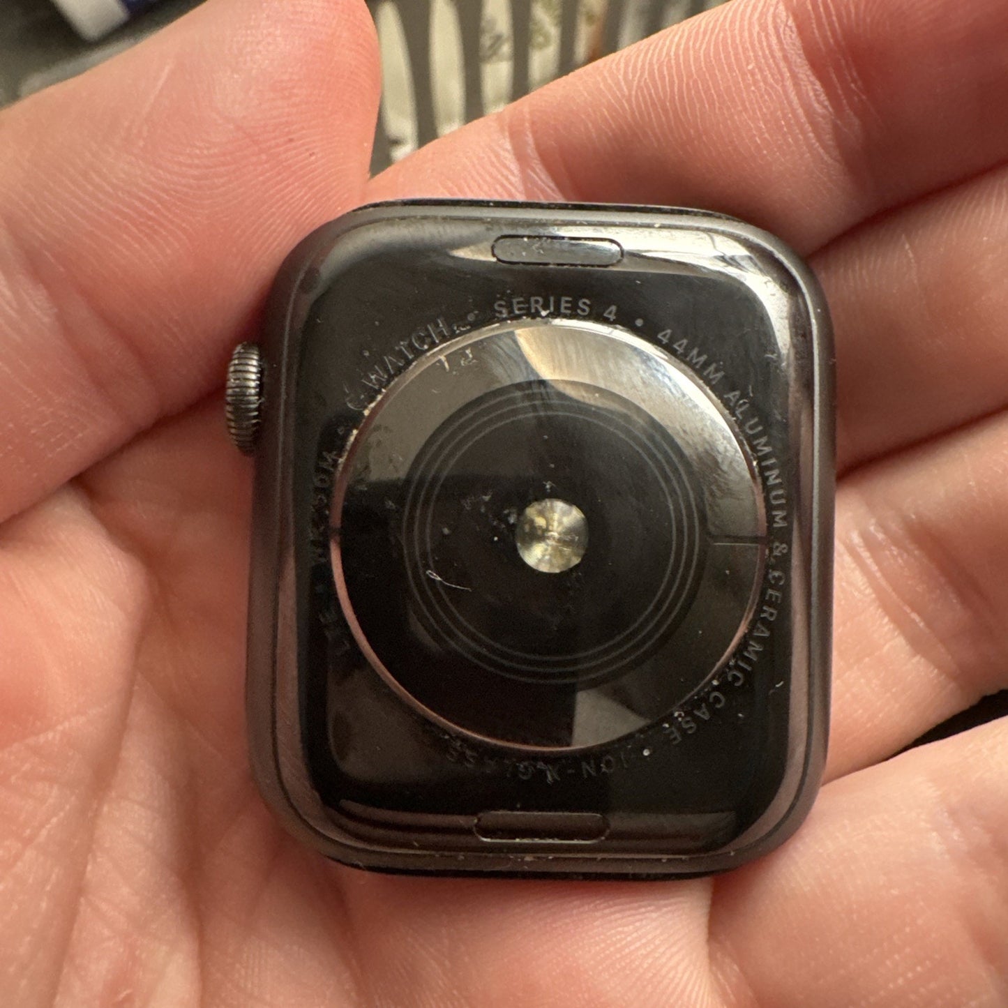 Apple 44mm Apple Watch Series 4 MU6F2LL/A |Charging Issue | For Parts | Locked