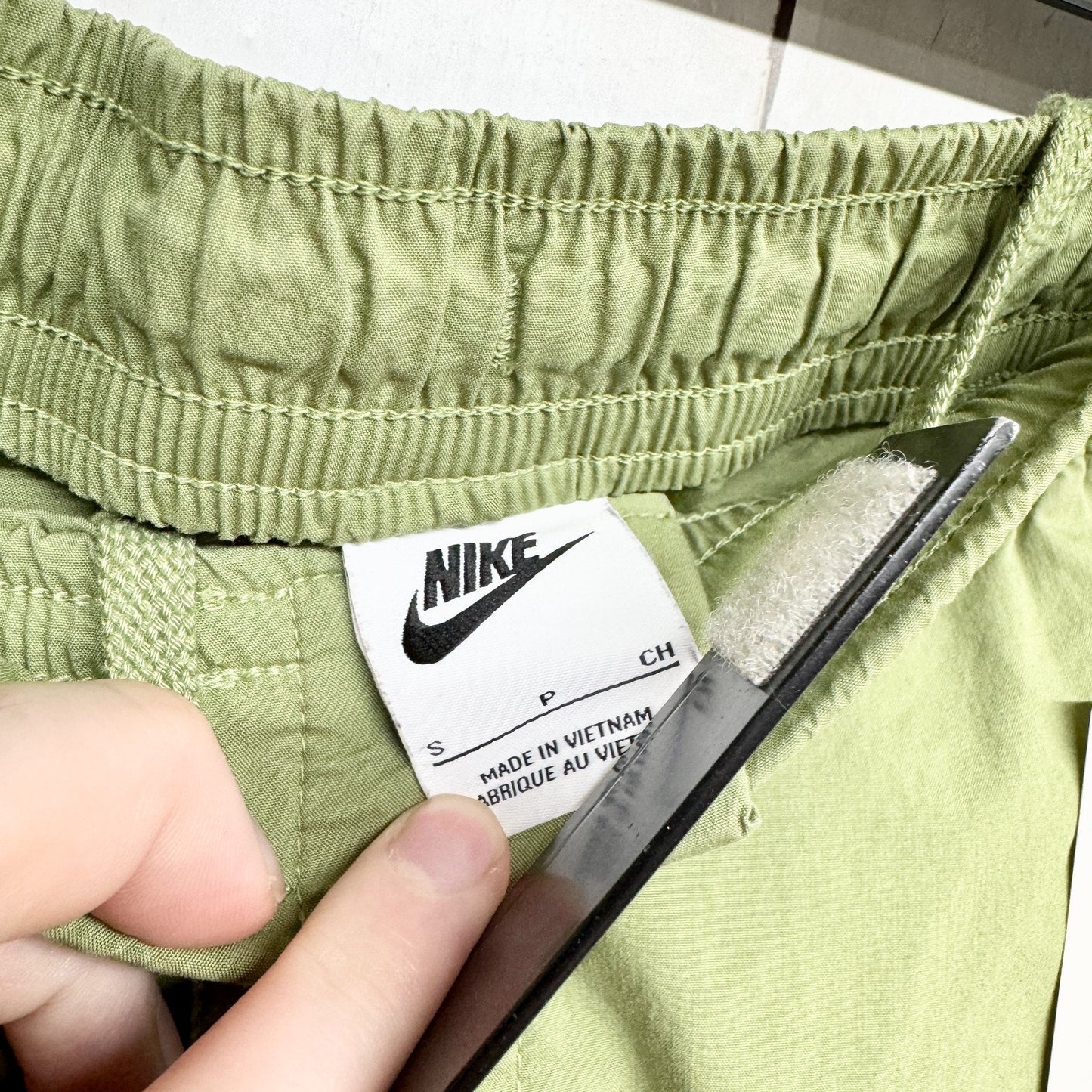 Nike Pants Men Size Small Green Unlined Pull On Jogger Elastic Waist Athletic
