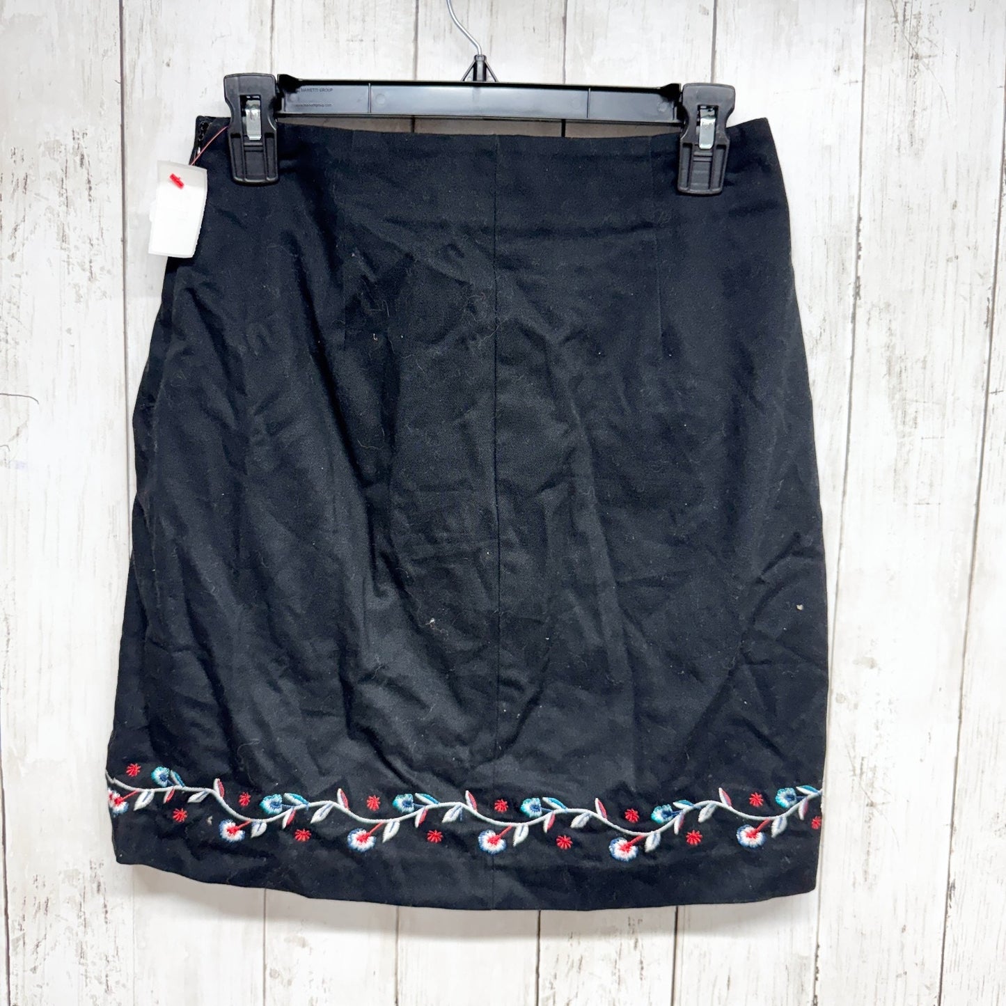 New Look Skirt Women Size 4 Black Multicolor Embroidered Pattern Mini Side Zip