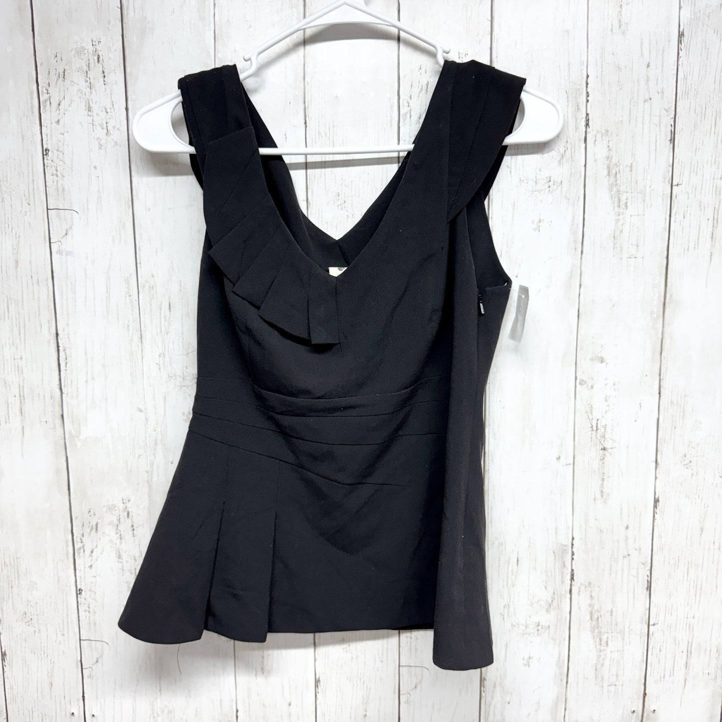 Floreat Top Women Size 2 Black Ruffle Vneck Sleeveless Blouse Ruffle Trim Preppy