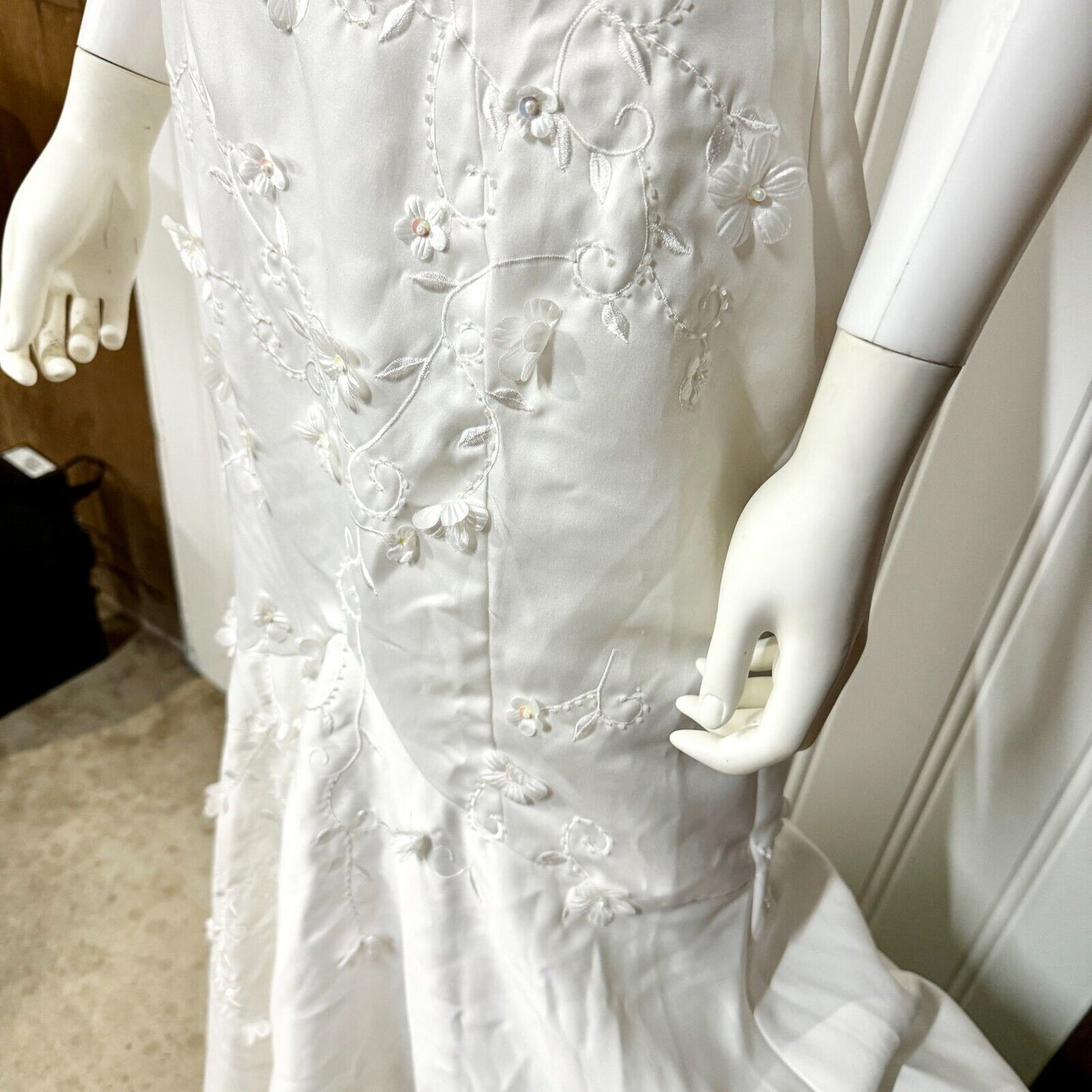 Cinderella Wedding Dress Halter Neck Pleated Floral Open Back White Size M