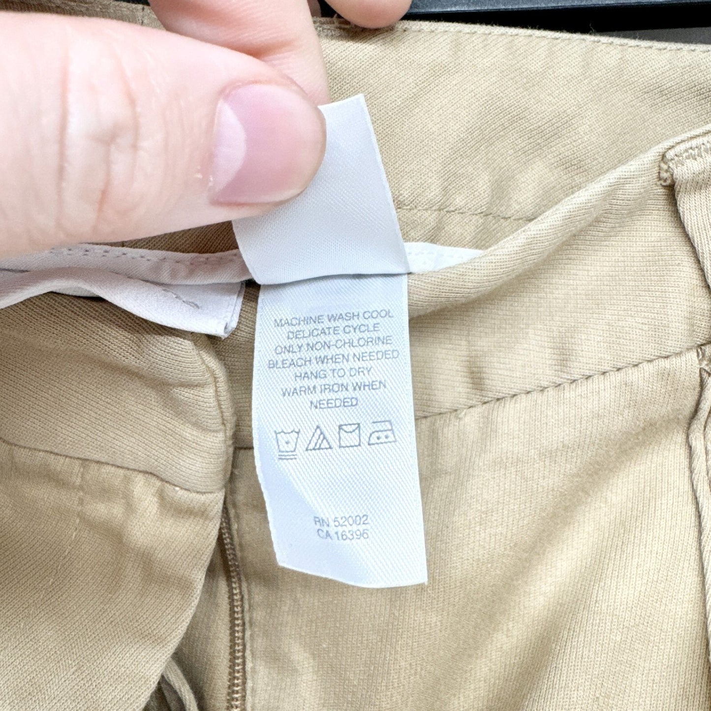 Liz Claiborne LizSport Pants Women Sz 10 Audra Tan Cotton Crop Straight Zip Fly