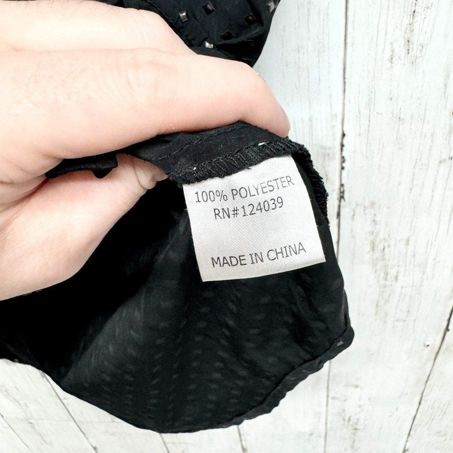 AKA New York Blouse Women Size Large Black Patterned Short Sleeve Boat Neck