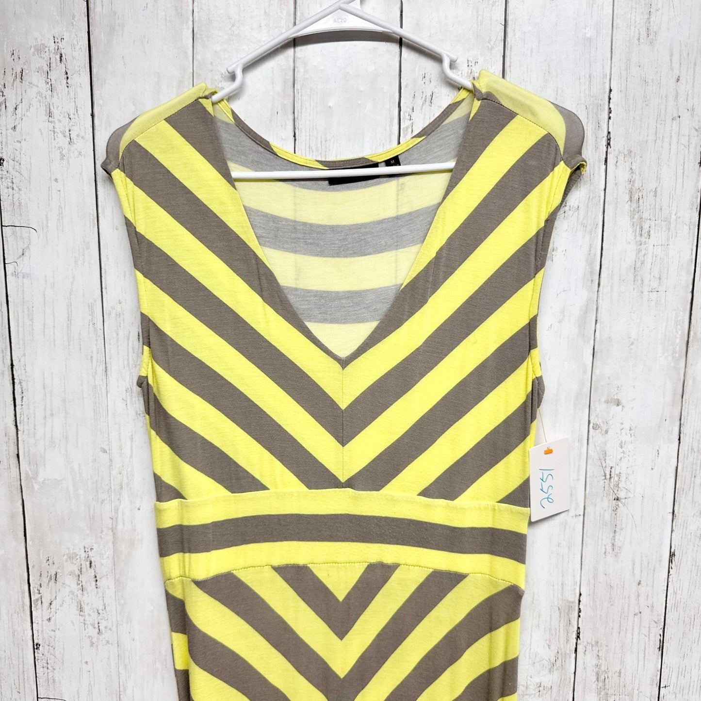 Apt. 9 Dress Women Size Medium Grey Yellow Chevron Stripe V-Neck Sleeveless Maxi