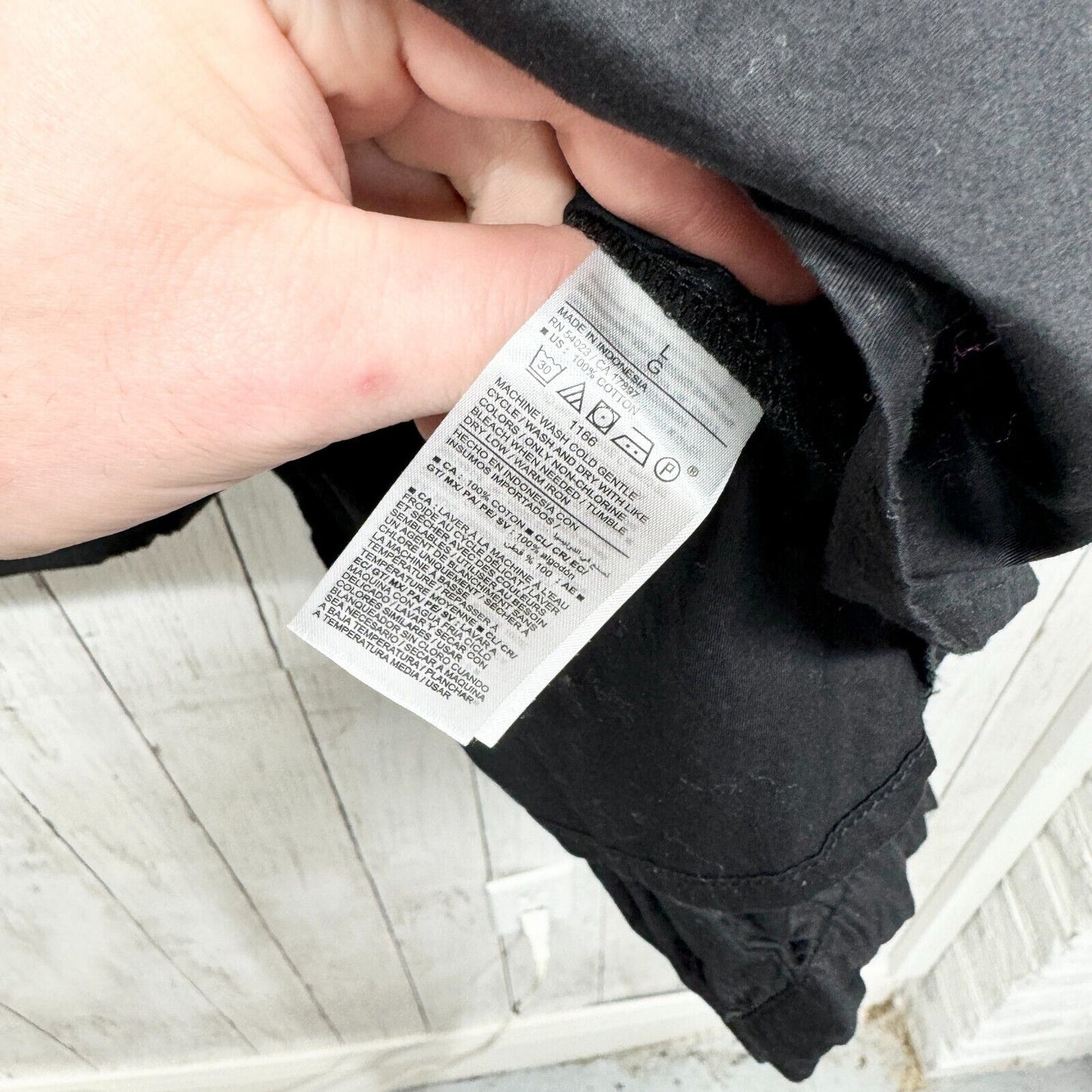 Old Navy Ladies L Black Top Blouse Puff Sleeves V neck 100% Cotton Business