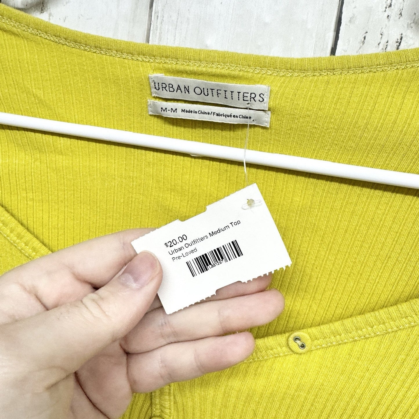 Urban Outfitters Top Women Size M Yellow Long Sleeve Cropped Summer Slim Fit