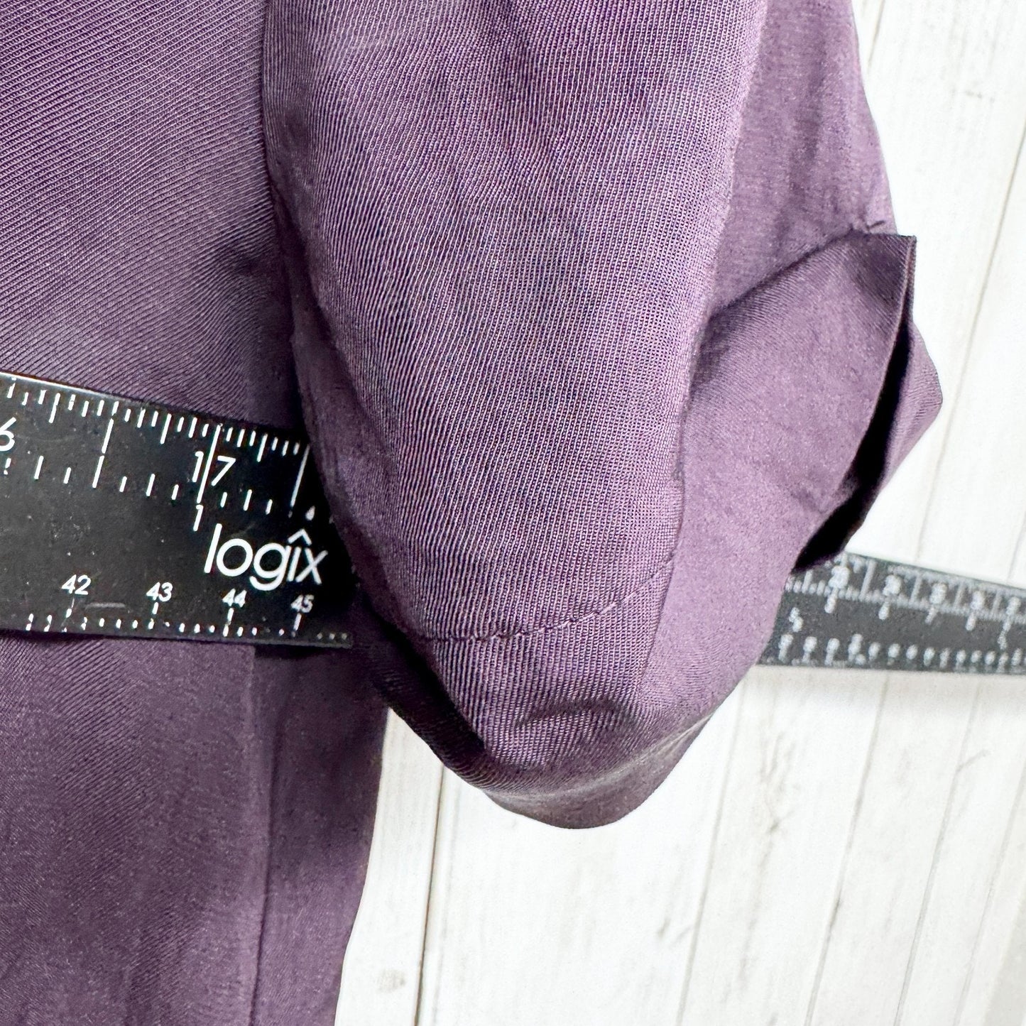 Wilfred Top Women Size XS Plum Vneck Button Short Sleeve Blouse Cuff Sleeves