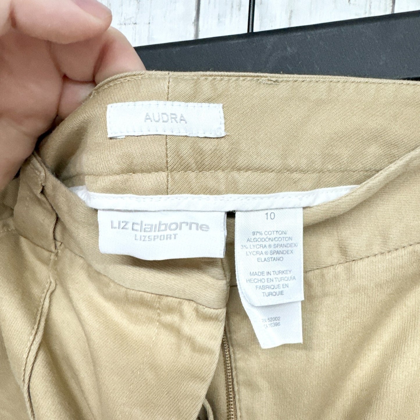Liz Claiborne LizSport Pants Women Sz 10 Audra Tan Cotton Crop Straight Zip Fly