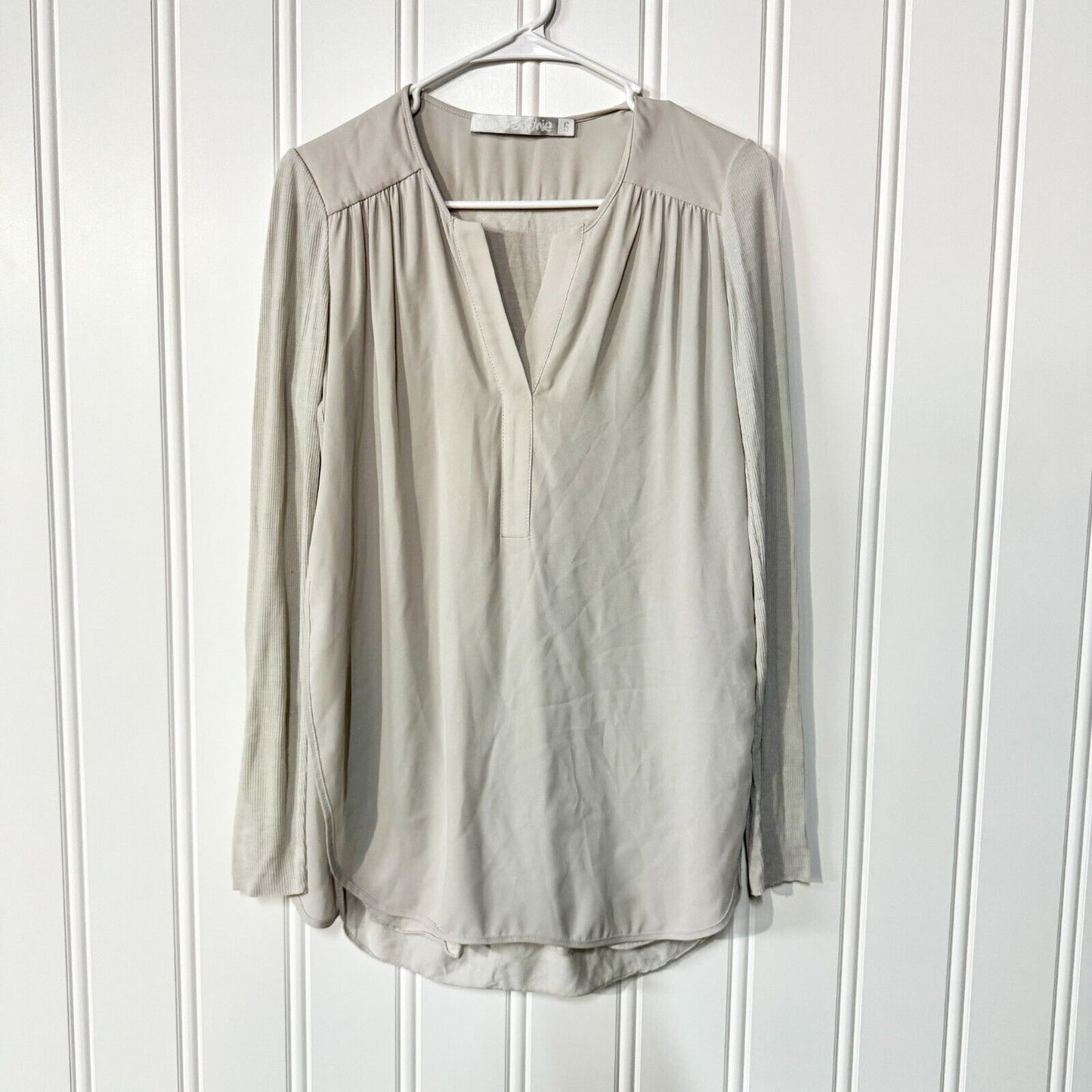 Lola & Sophie Top Silver Curved Hem V Neck Long Sleeve Blouse Size Small