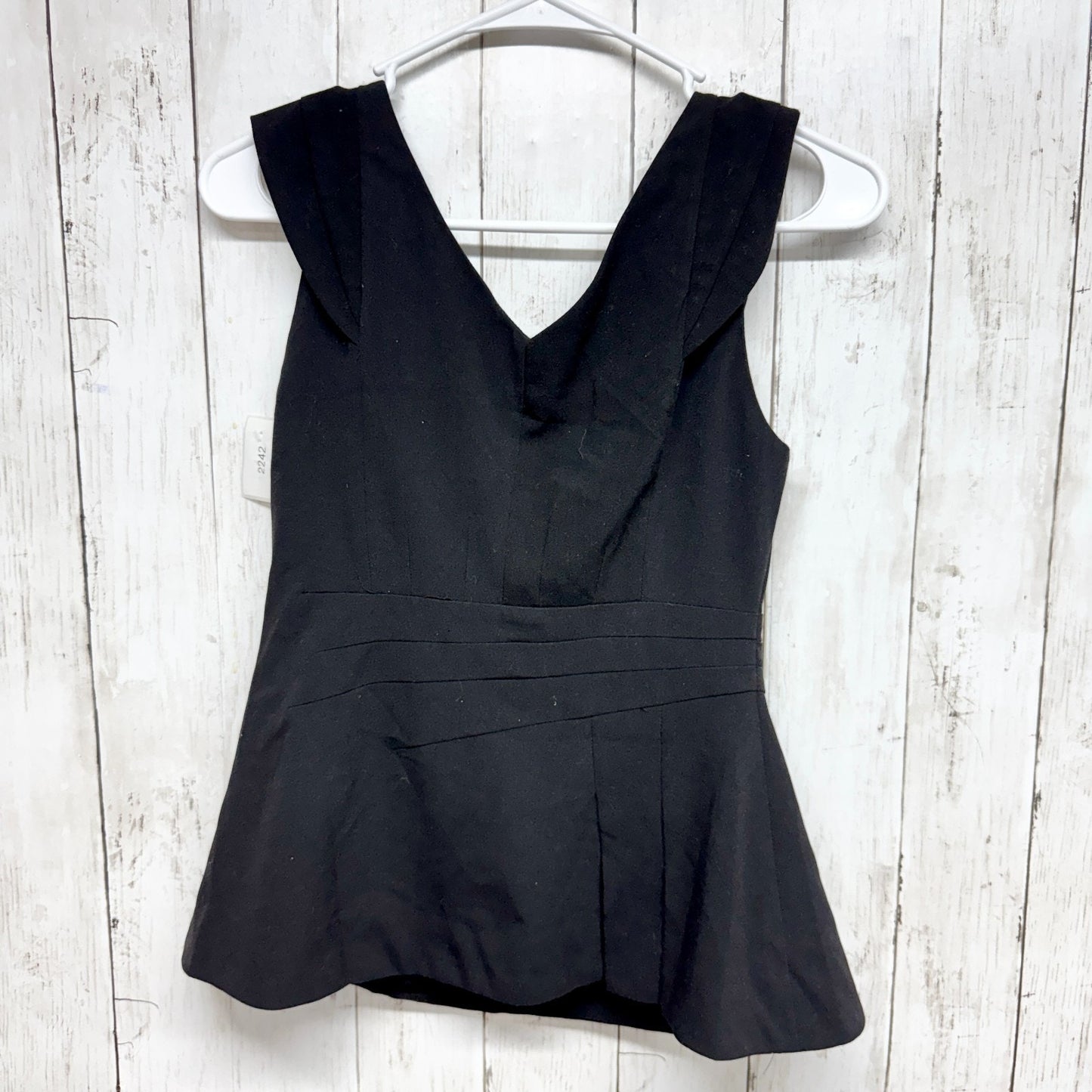 Floreat Top Women Size 2 Black Ruffle Vneck Sleeveless Blouse Ruffle Trim Preppy