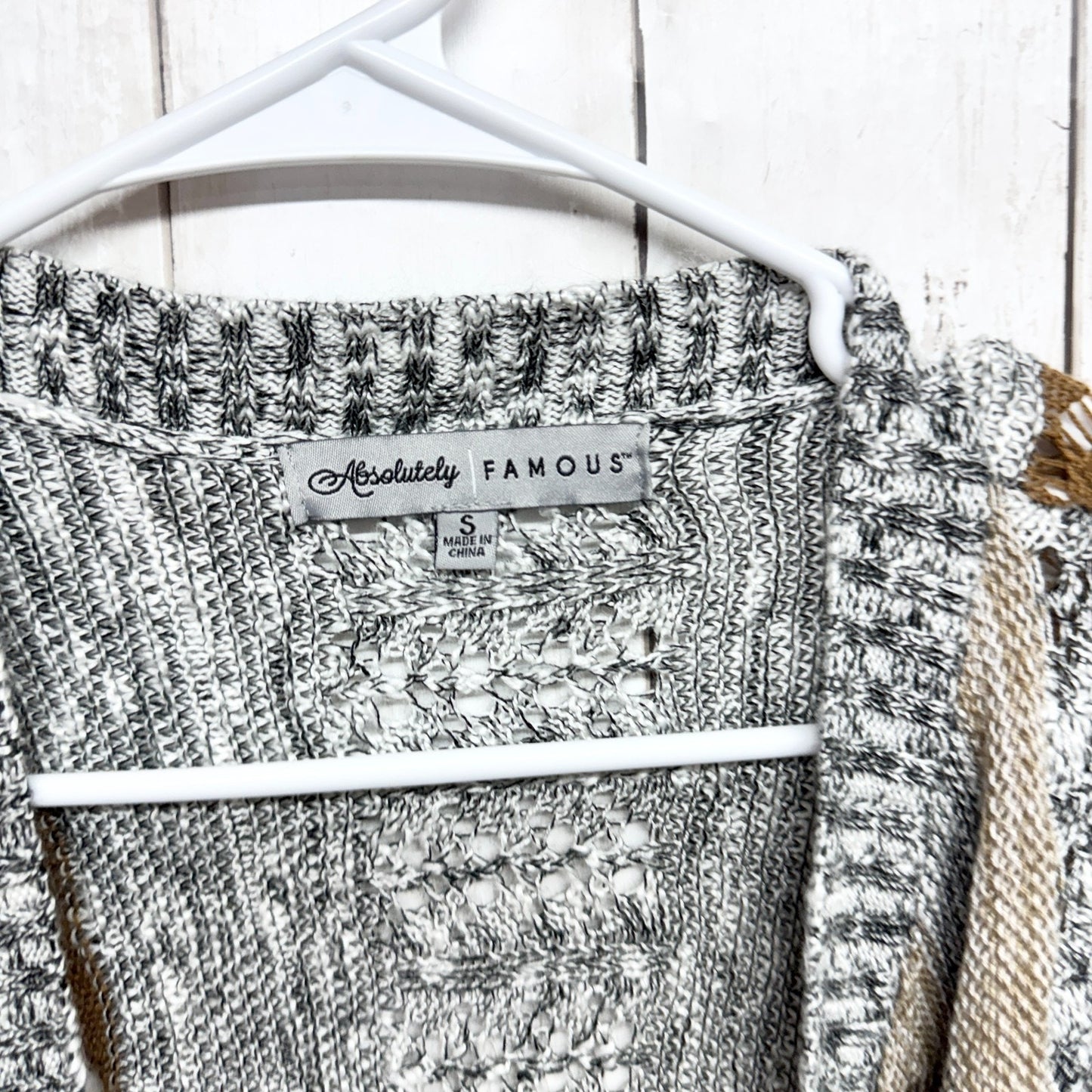 Absolutely Famous Sweater Women Size Small Knit Open Front Long Sleeve Cardigan