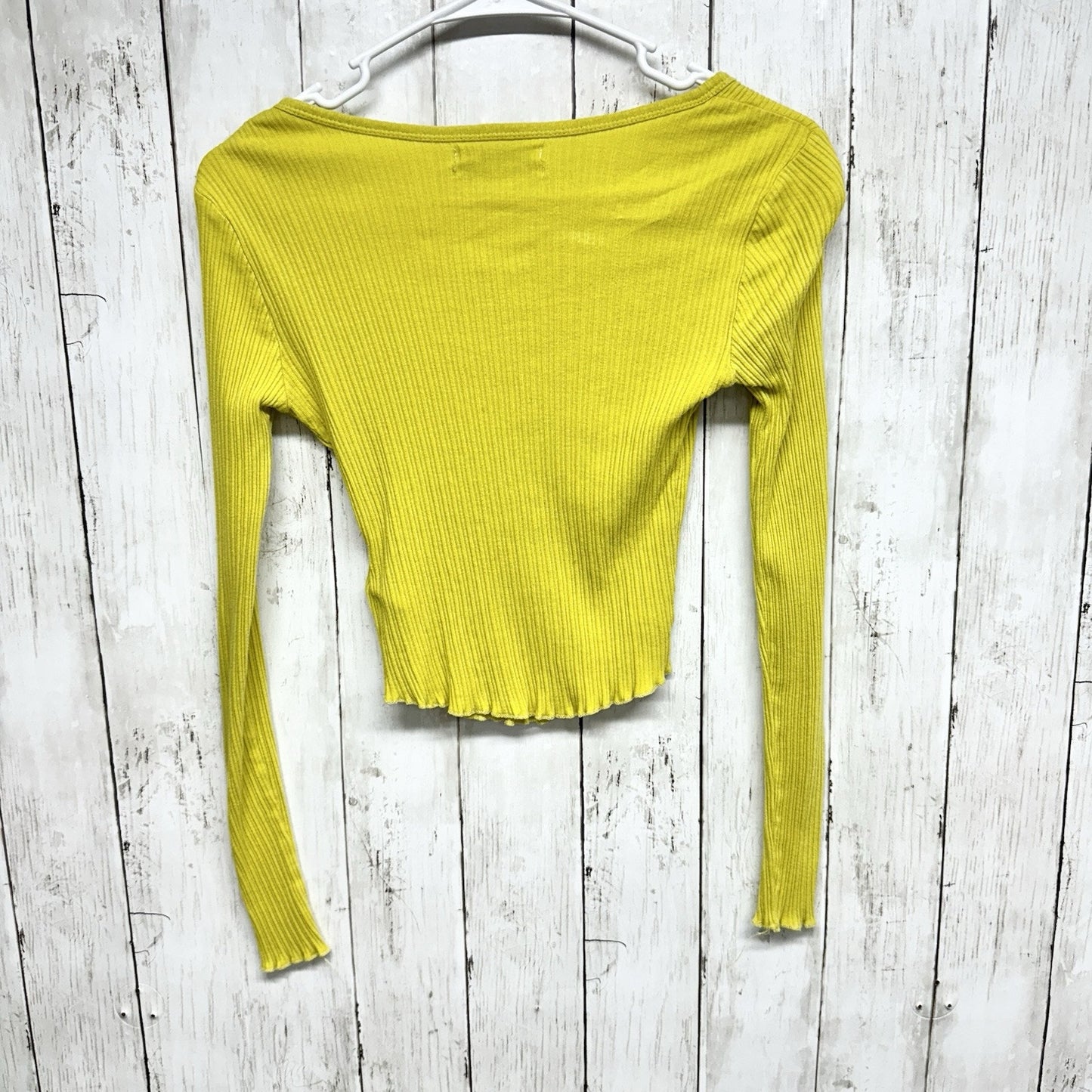 Urban Outfitters Top Women Size M Yellow Long Sleeve Cropped Summer Slim Fit