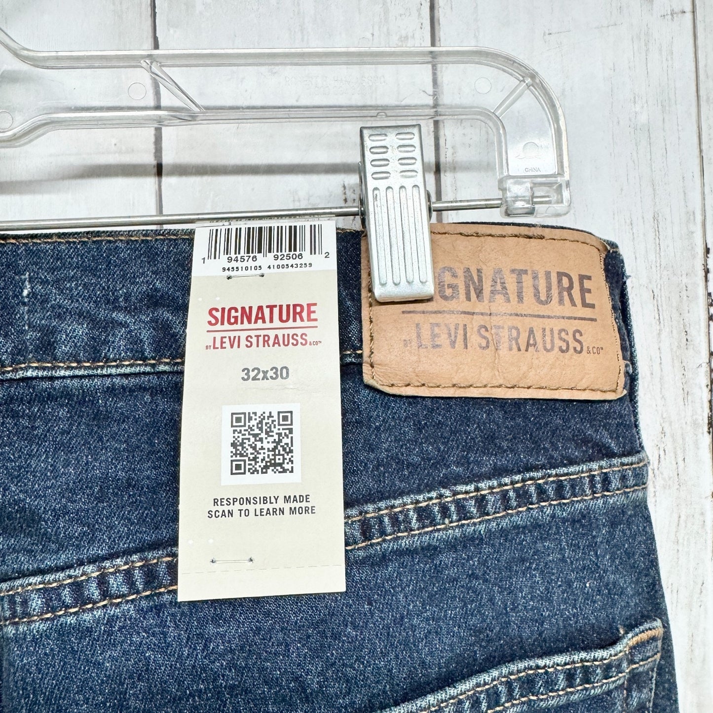 NWT Levi Strauss Jeans Men Size 32 X 30 Athletic Fit Straight Dark Cotton Denim