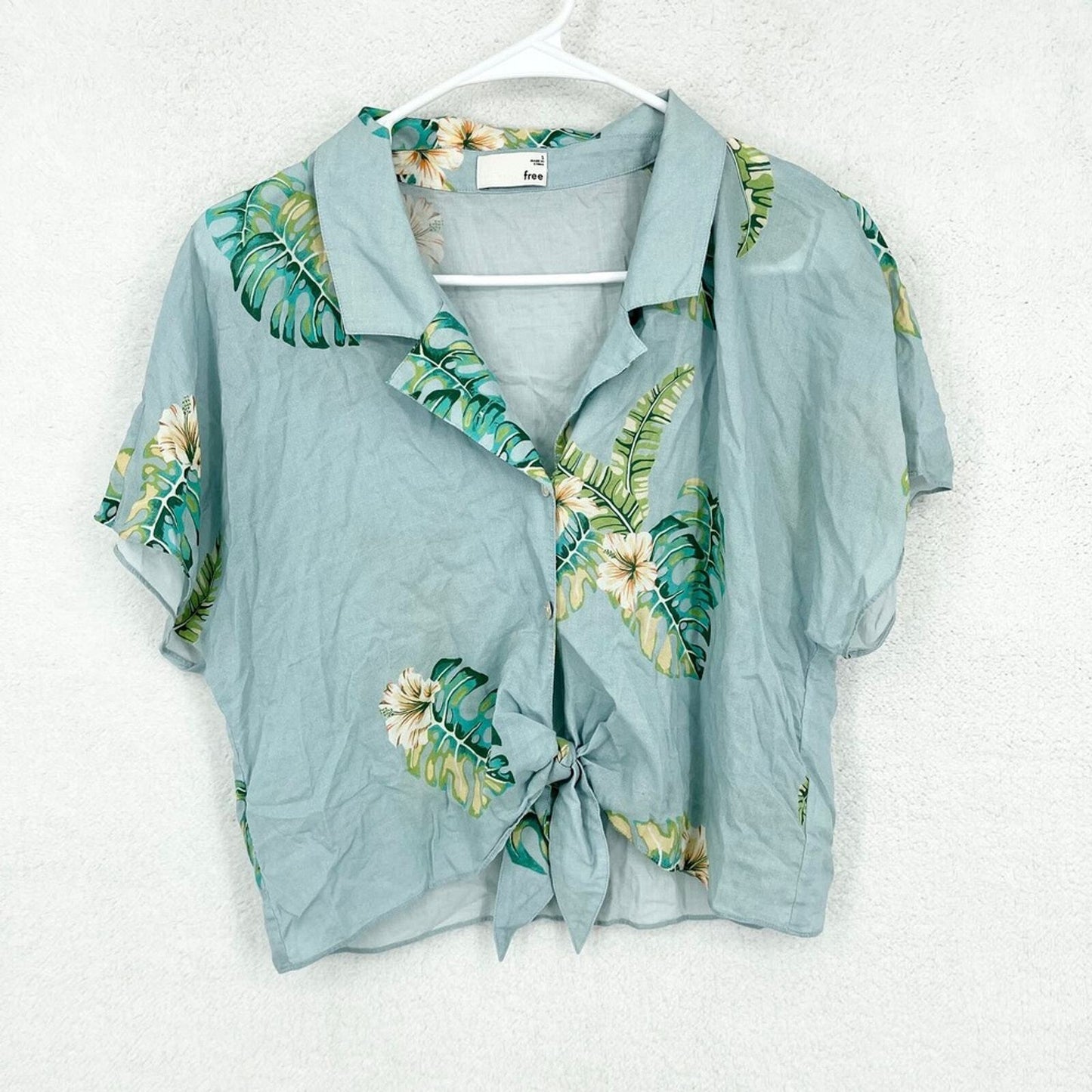 WILFRED FREE Crop Top Women Size Small Button Down Tropical Floral Short Sleeve
