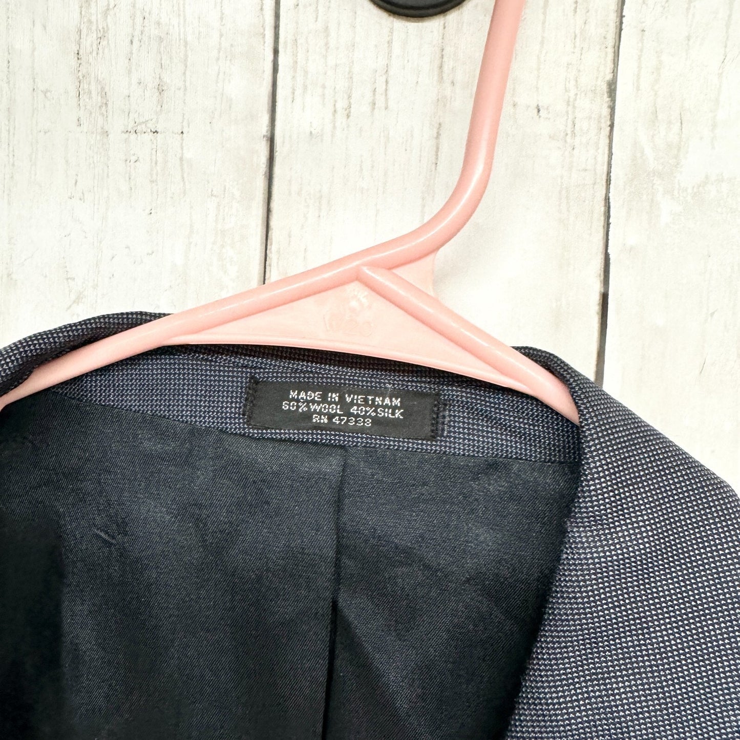 Jones New York Blazer Men Sz 40R Navy Blue Triple Button Wool Silk Chest Pocket