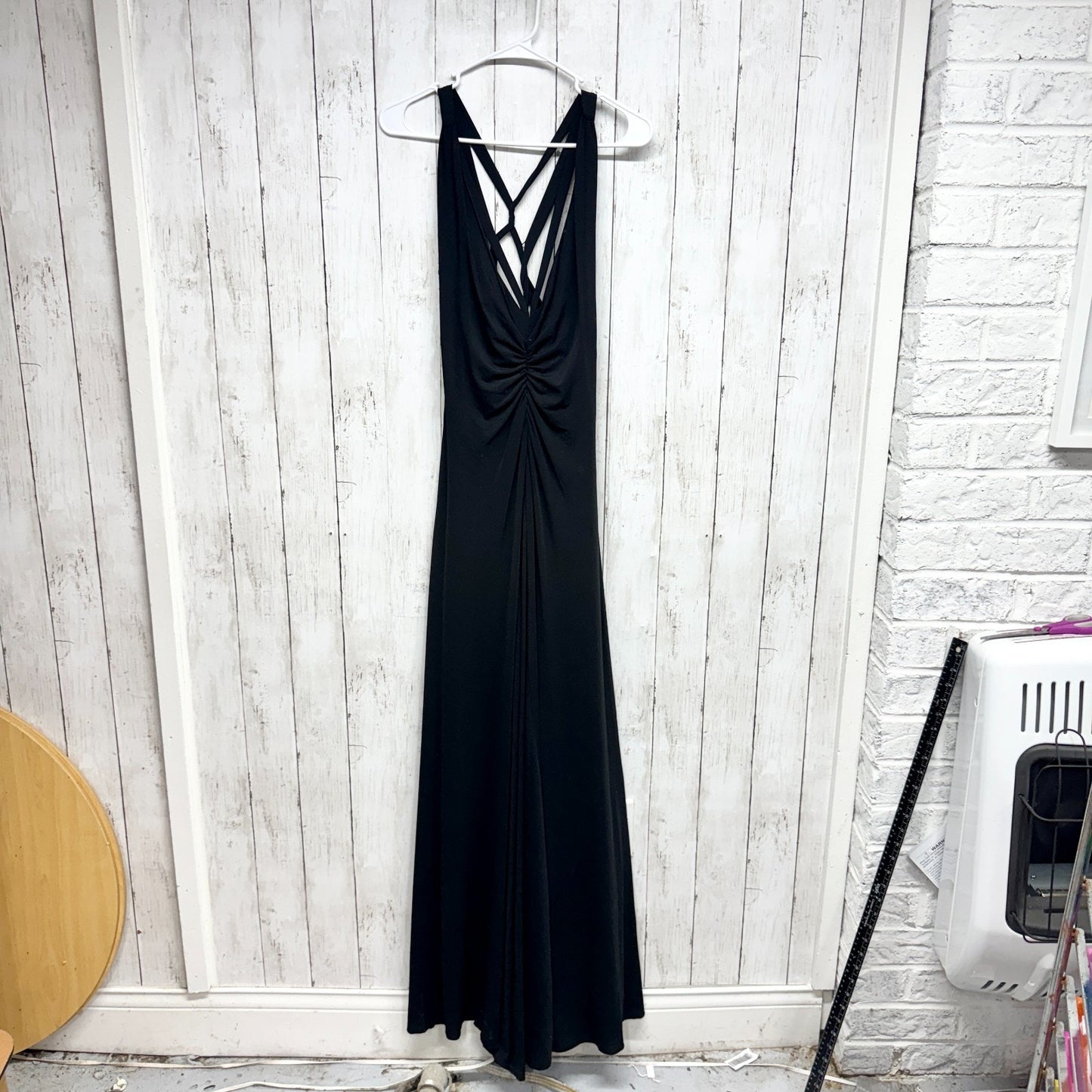 BCBGMaxazria Dress Women Size Medium Black Sleeveless Cowl Neck Halter Gown