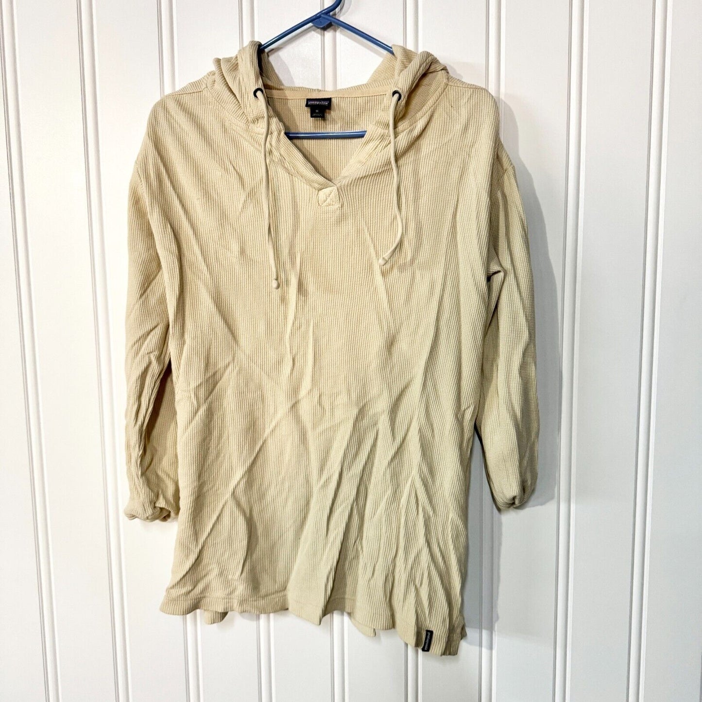PATAGONIA Shirt Mens Size M Tan Knit Long Sleeve Hooded Henley Organic Cotton