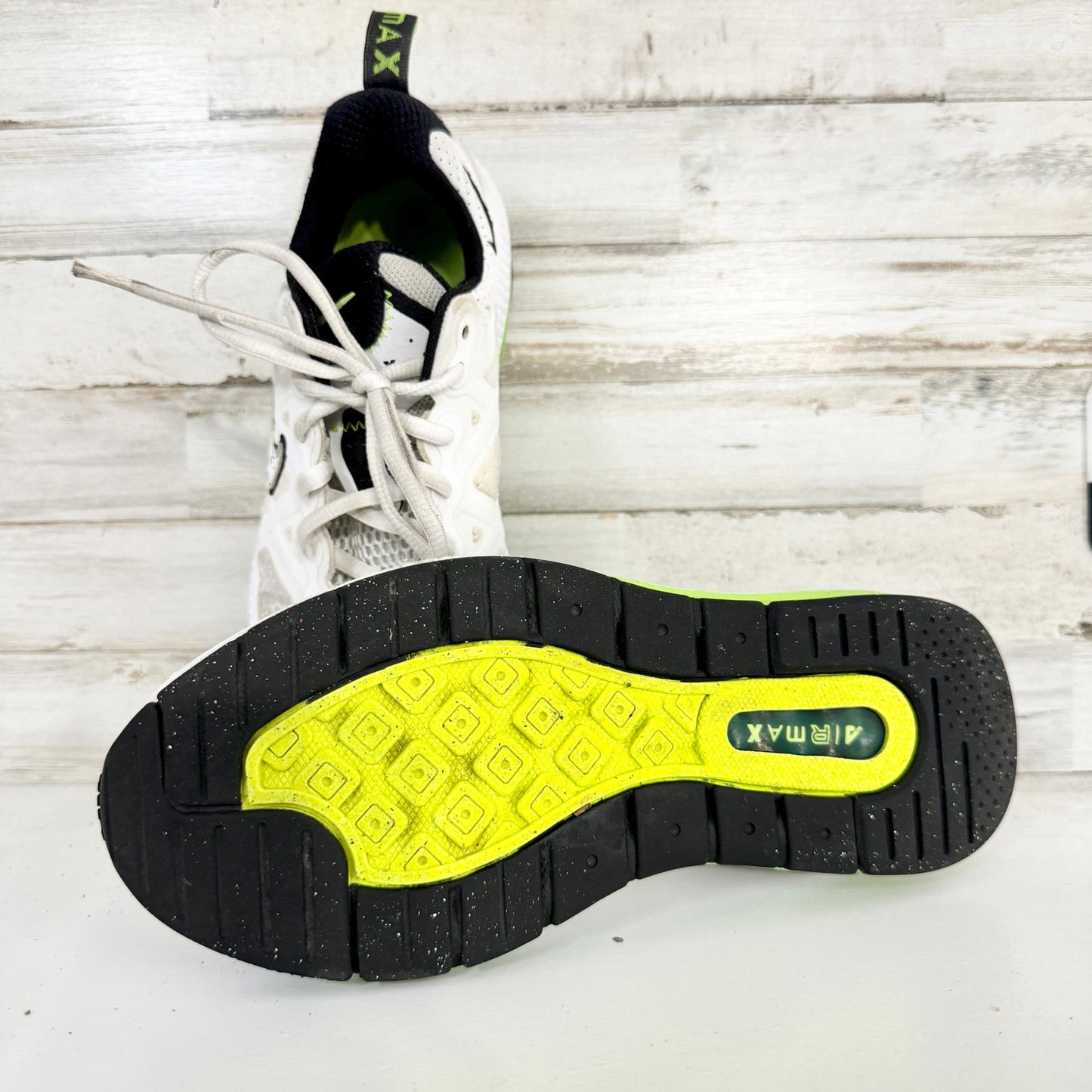 Nike Air Max Genome Boys White Green Teen Boys Slime Green Logo Pack Size 5.5Y