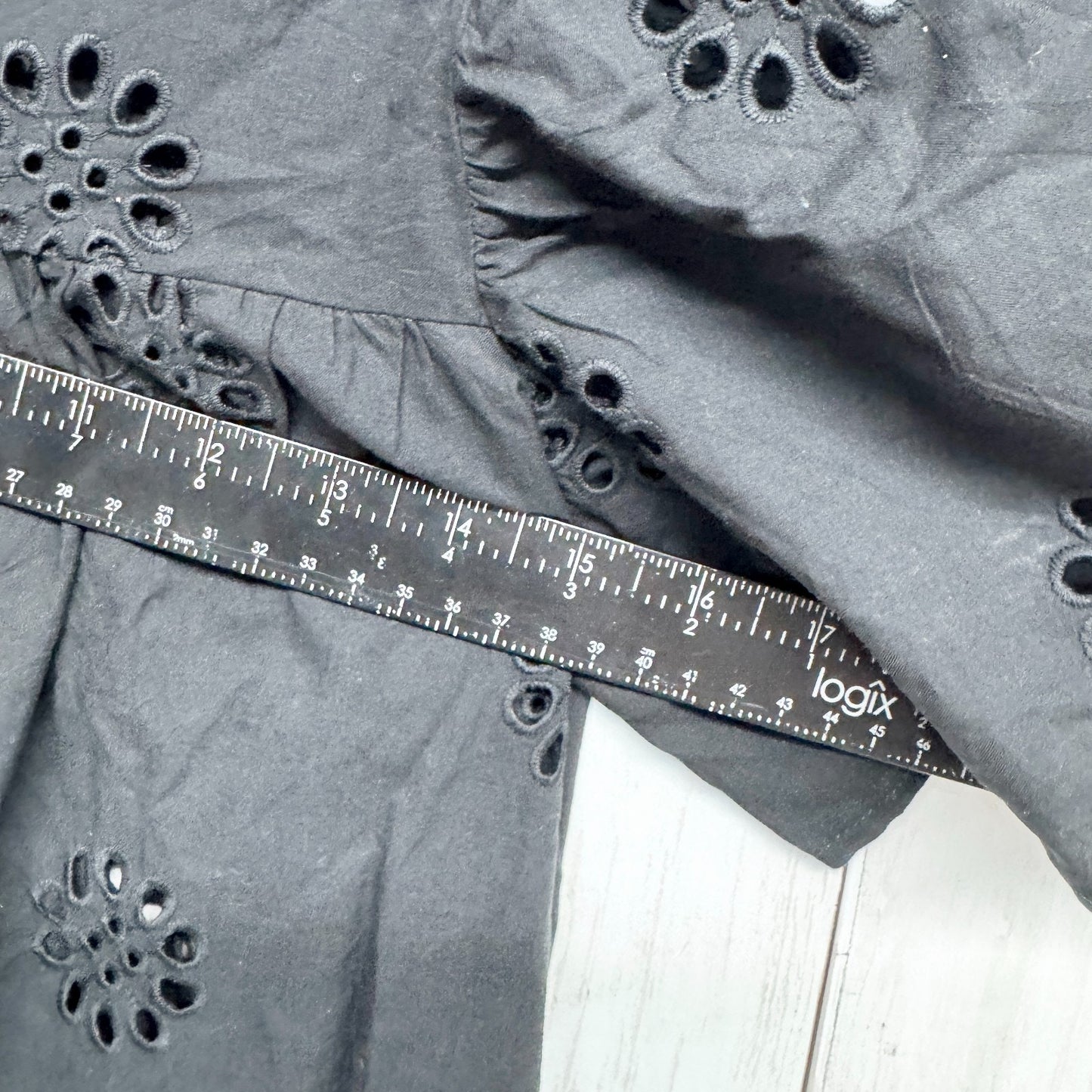 Madewell Blouse Women Size XXS Black Floral Eyelet Detail Short Sleeve Yoke Top