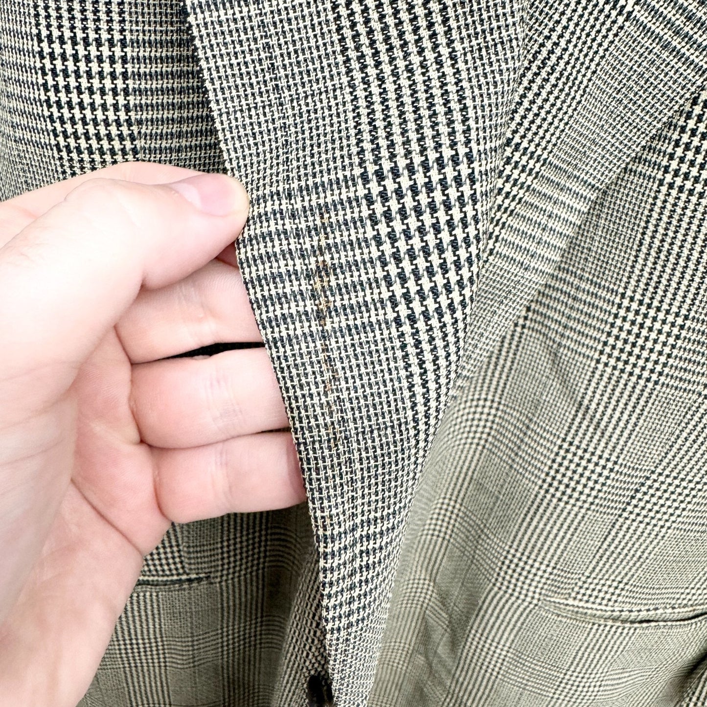 Vintage Country Road Blazer Men Size 44 Tweed Wool Two Button Front Pockets