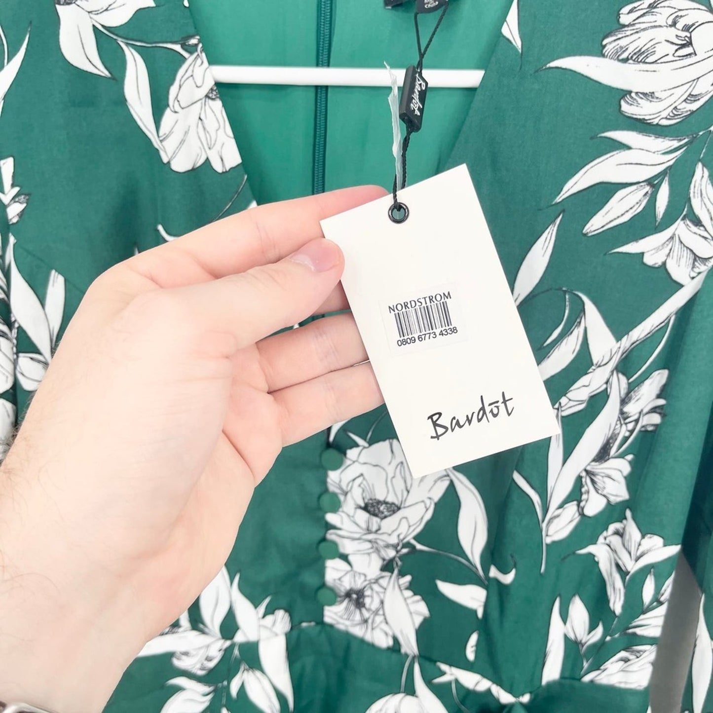 Bardot Women Long Sleeve V Neck Tropical Floral Green Mini Dress Size 4 NWT