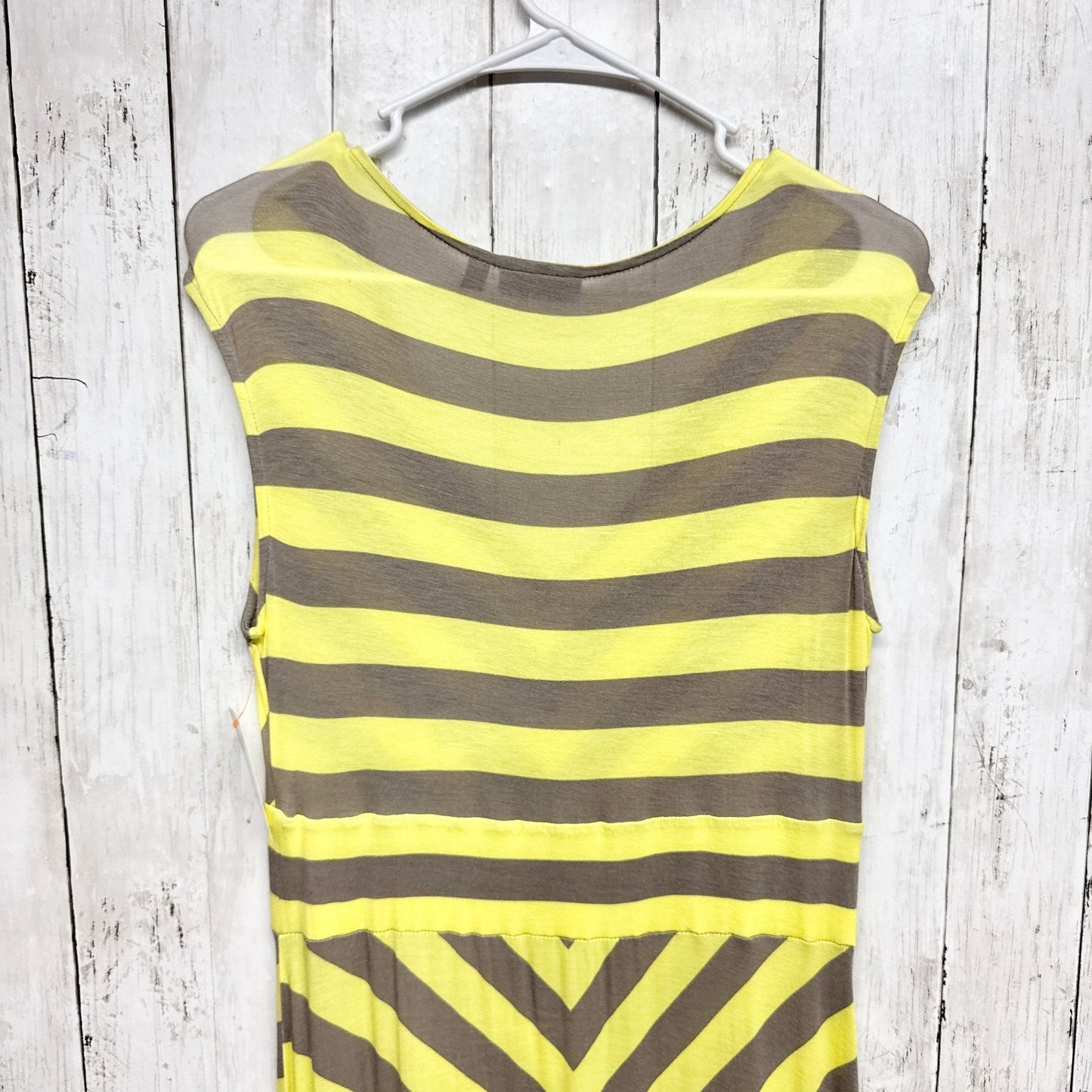Apt. 9 Dress Women Size Medium Grey Yellow Chevron Stripe V-Neck Sleeveless Maxi