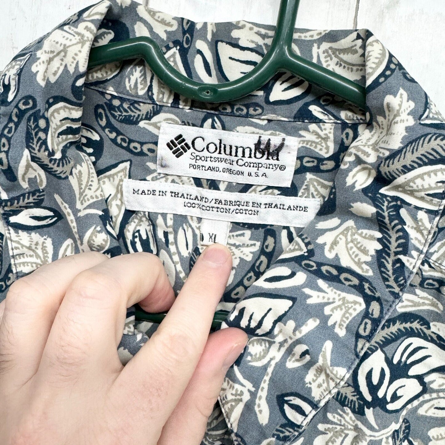 Vintage COLUMBIA Button Up Men's XL Tropical Abstract Fish Pattern Short Sleeve